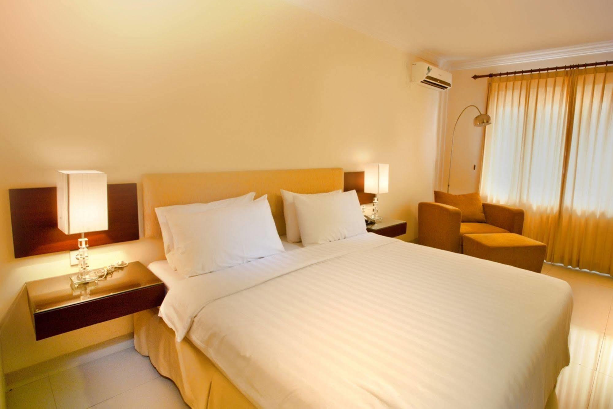 Villa Country Residence Surabaya Kültér fotó